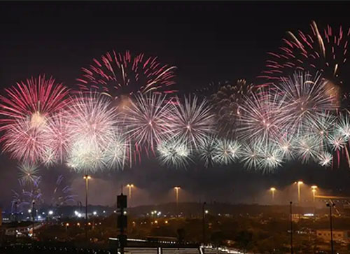 积石山焰火晚会